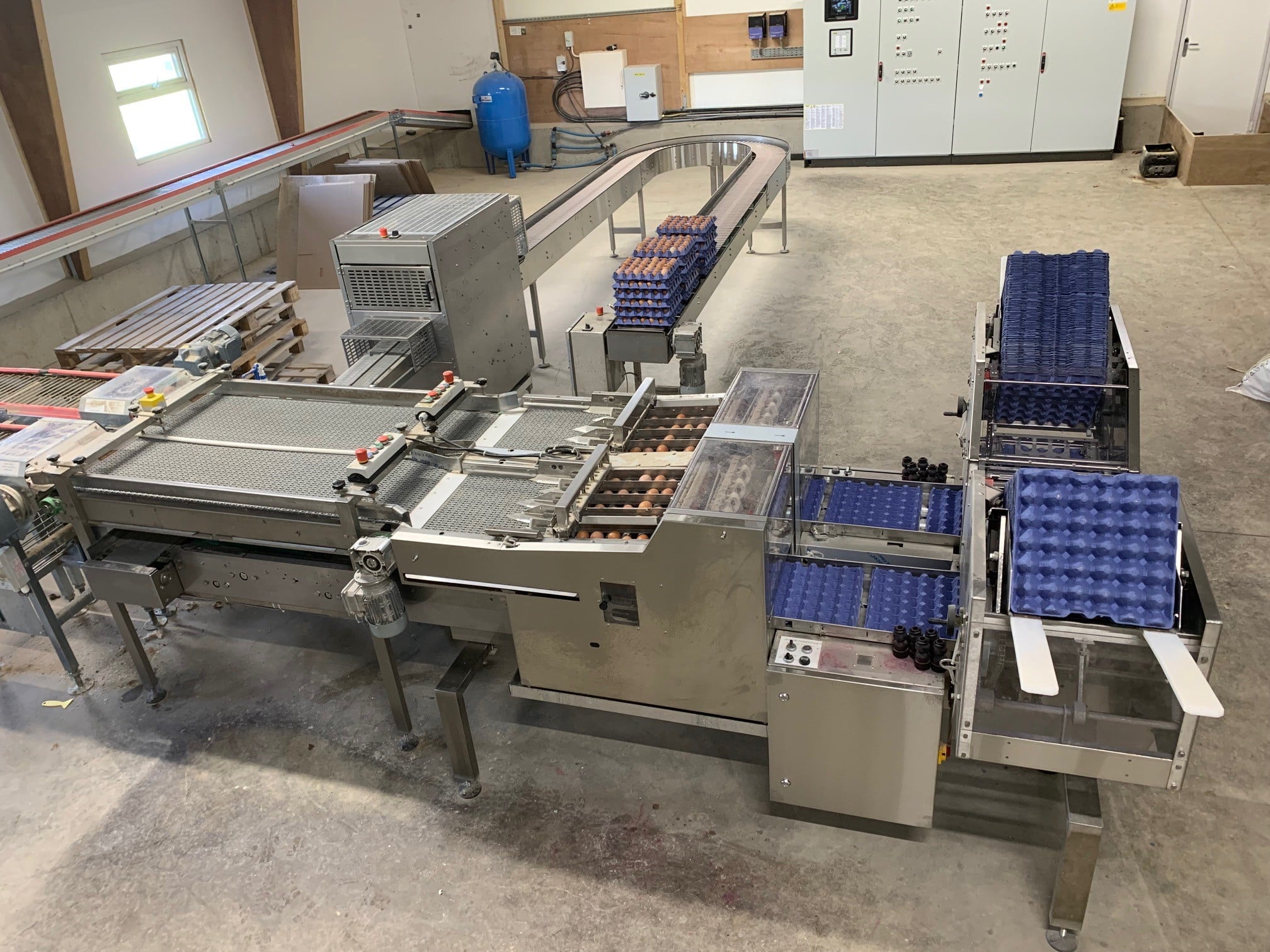 SRJ Davidson Case Packing & Tray Stacking System